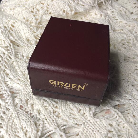 Vintage Gruen Red Original Wrist Watch Display Storage Box Case - Picture 3 of 16